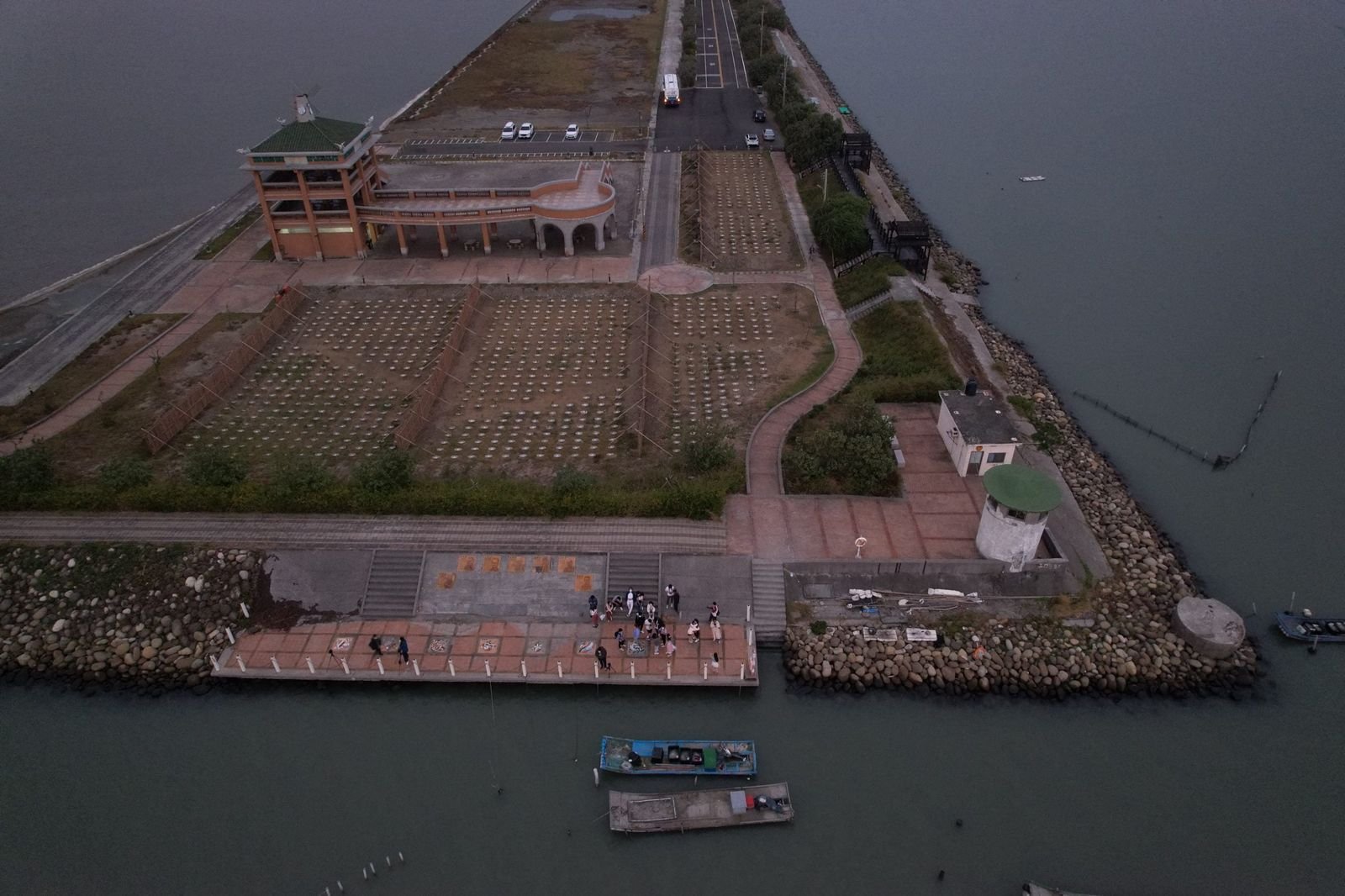 Featured image of post 【嗡嗡開箱 #1】DJI air 2S 空拍機開箱 - DJI   |  不專業開箱文