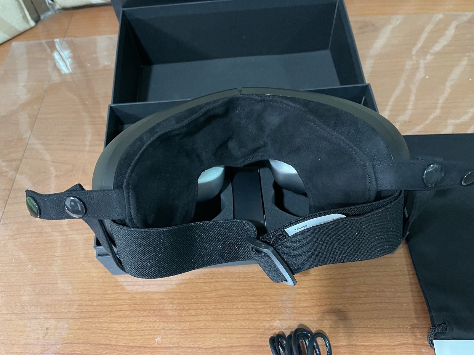 Featured image of post 【嗡嗡開箱 #5】煥眼舒冷熱眼部按摩器 TS-188 (曜石黑/精裝版) - tokuyo | 不專業開箱文