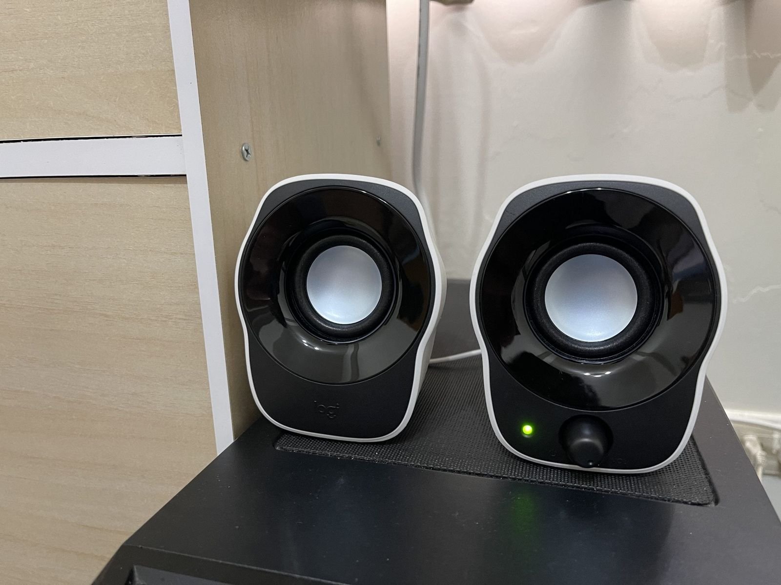 Featured image of post 【嗡嗡開箱 #9】Logitech 羅技 - Z120 二件式 有線喇叭 | 不專業開箱文